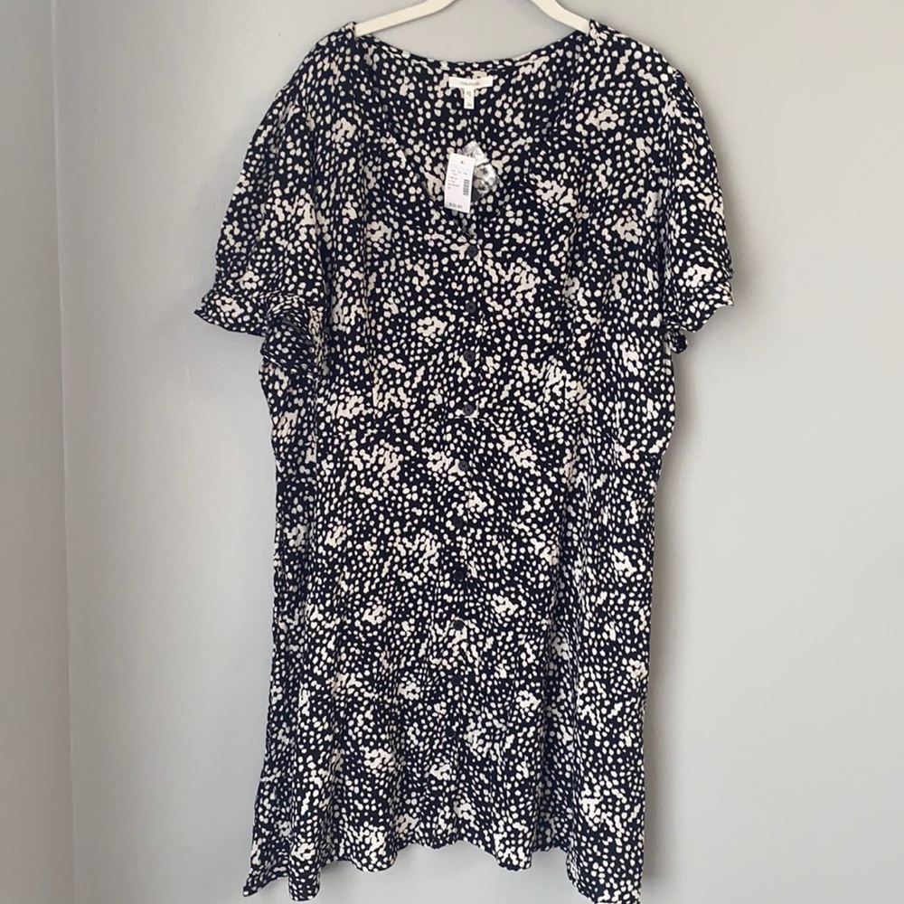 NWT maurices 2x button front dress